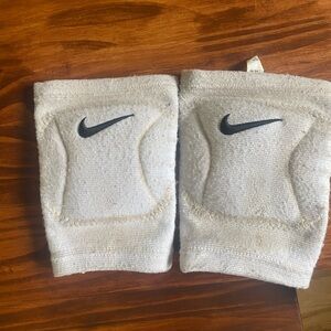 Nike volleyball knee pads